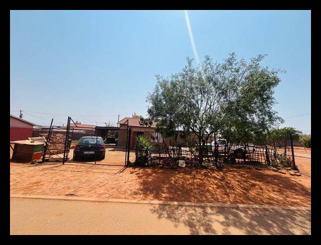 2 BEDROOM HOUSE FOR SALE IN LEHAE